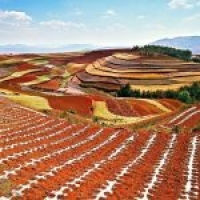 Những dãy núi màu đỏ tuyệt đẹp trên thế giới